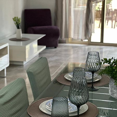 Beautiful Apartment Near The Sea And A Large Private Garden Paphos Esterno foto