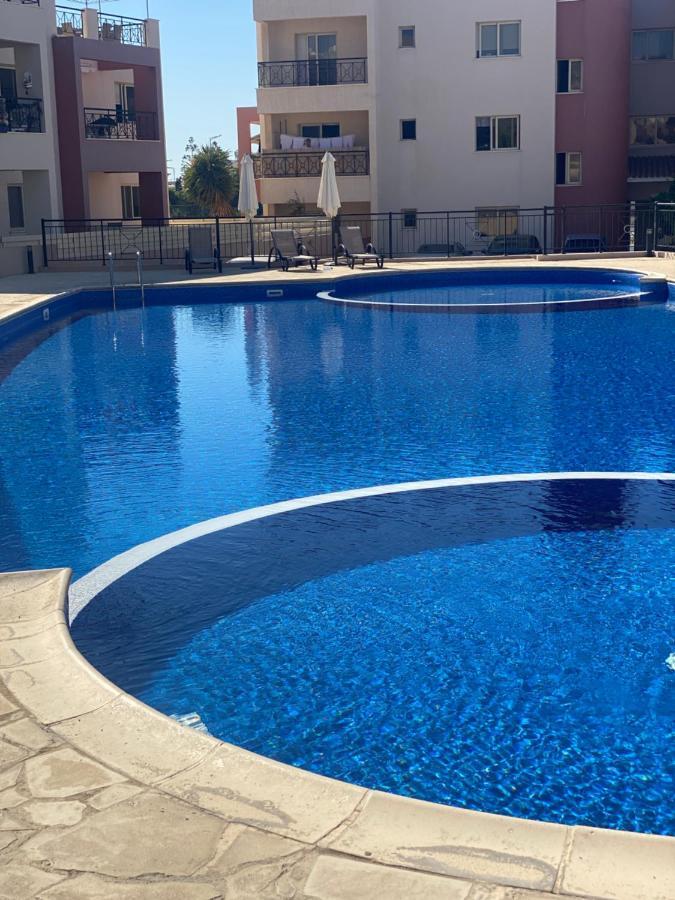 Beautiful Apartment Near The Sea And A Large Private Garden Paphos Esterno foto