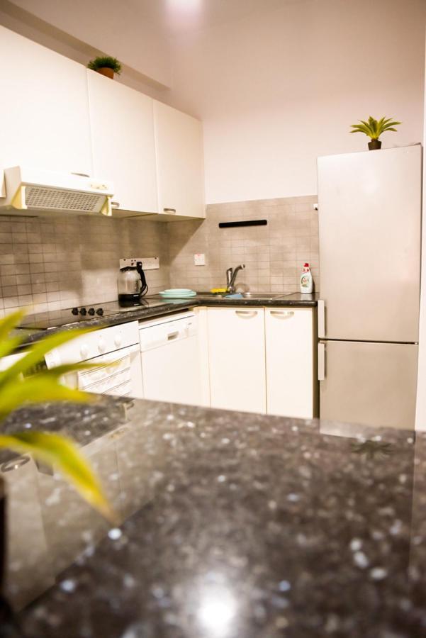 Beautiful Apartment Near The Sea And A Large Private Garden Paphos Esterno foto