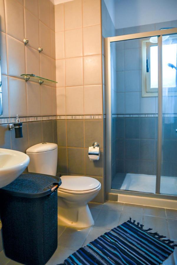 Beautiful Apartment Near The Sea And A Large Private Garden Paphos Esterno foto